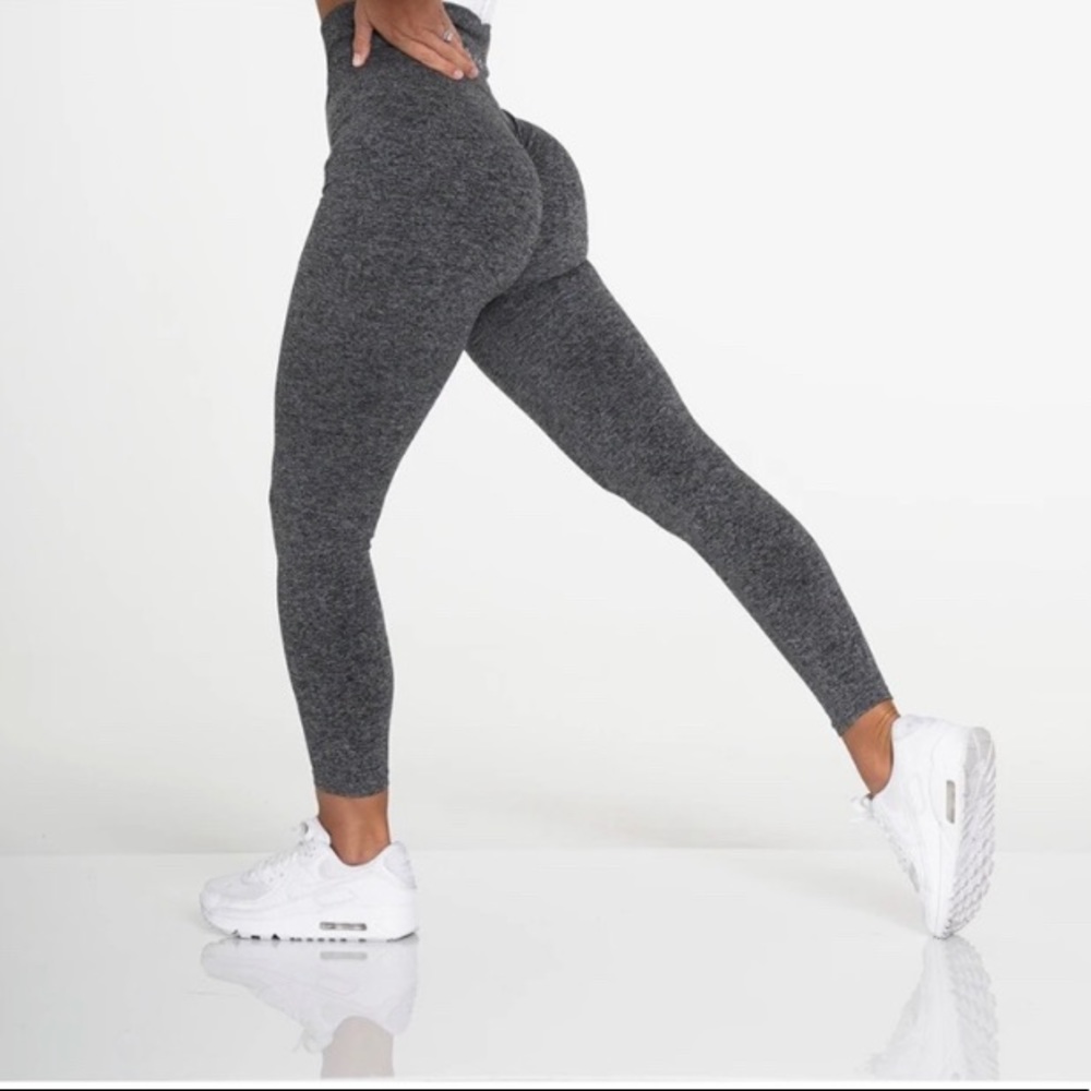NVGTN scrunch seamless leggings Black Speckled